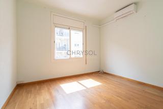 Appartement  Carrer robrenyo. Oportunidad en el barrio de sants.