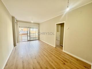 Pis  Carrer castillejos. Piso en venta totalmente reformado en sagrada familia.