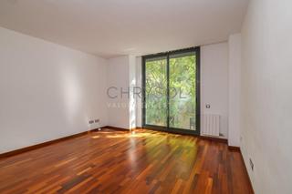 Pis a Calle aribau 113. Piso moderno con suite, ascensor y excelente ubicación en el eix