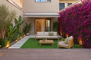 Planta baixa  Calle rector triado. Planta baja con jardín a estrenar en sants.