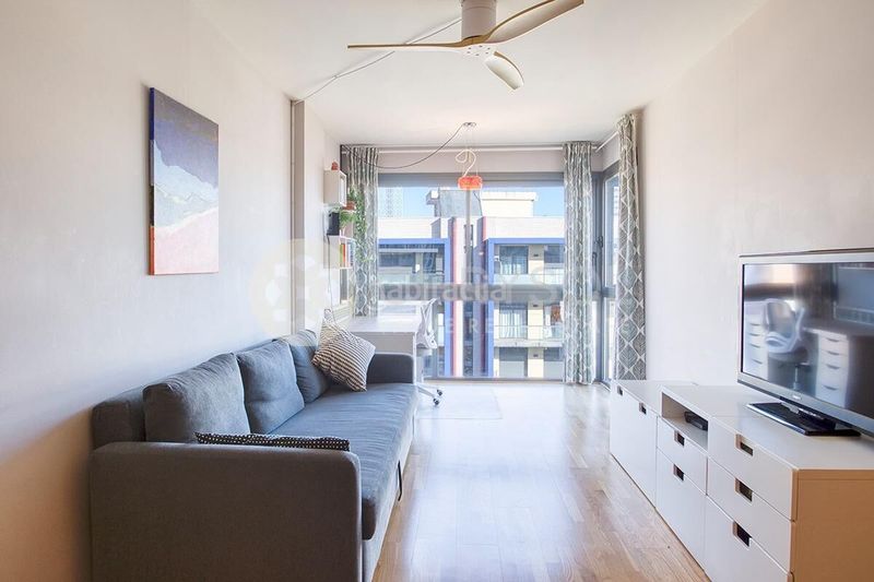 Foto 01ab55d3-9c5f-4015-b3b1-c1710da5b7fe. Pis amb calefacció piscina a Poblenou Barcelona