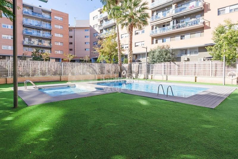Foto 3e9216e5-9dd0-44a4-a32e-ad91221afd5a. Pis amb calefacció piscina a Poblenou Barcelona