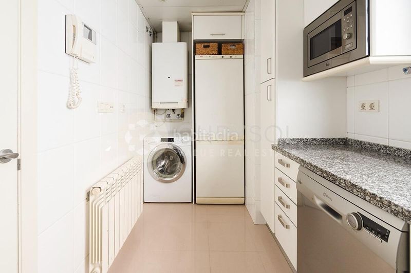 Foto 61c21596-f469-4270-8e69-04e87db156c6. Pis amb calefacció piscina a Poblenou Barcelona