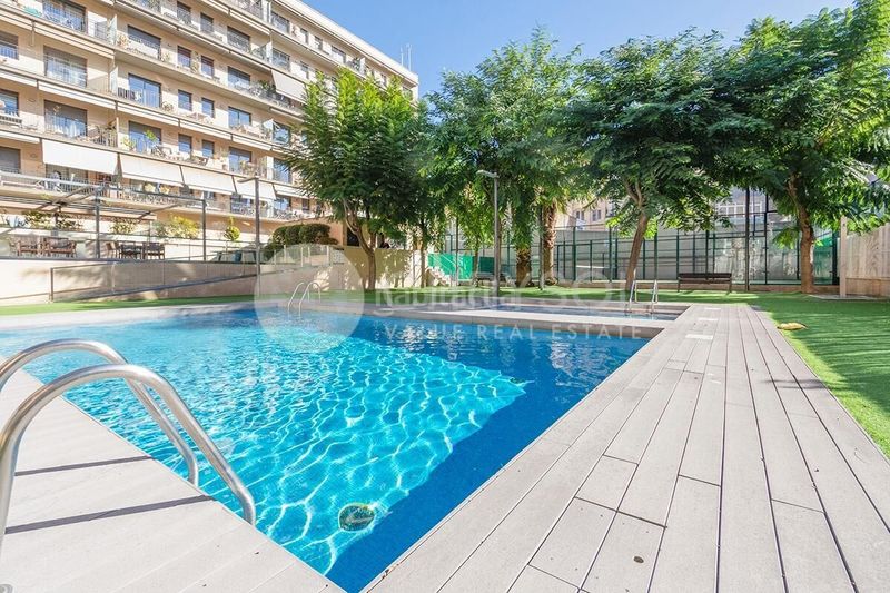 Foto b4d4fa36-ec3a-4c74-a9c7-f52cd0e0ebdc. Pis amb calefacció piscina a Poblenou Barcelona