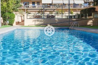 Pis  Rambla poblenou. Vivienda en poblenou con piscina y pista de pádel