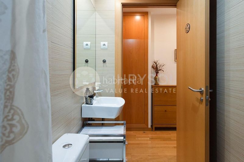 Foto 0a156053-7aba-4b50-ab5b-e4e0423dc1a0. Pis a Sant Antoni Barcelona