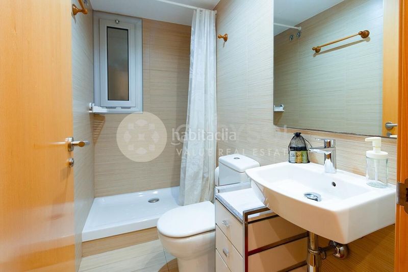 Foto 38110400-d0dd-428d-98a3-e998318d98a9. Pis a Sant Antoni Barcelona