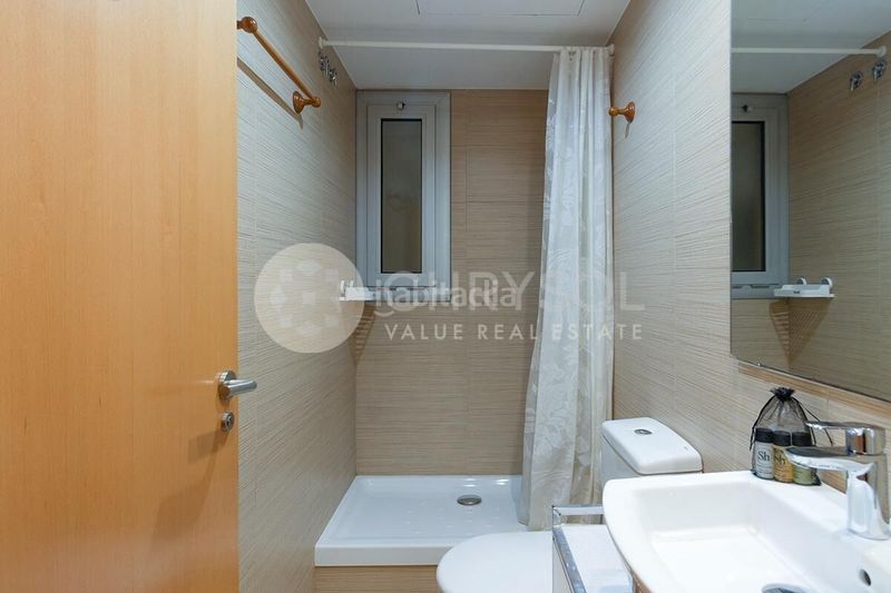 Foto d4196149-34af-475f-944a-8cc62f820364. Pis a Sant Antoni Barcelona