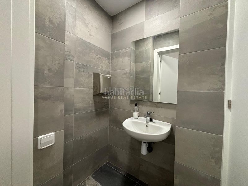 Foto 61546929-64d6-48e7-9e4d-2099606c5fb8. Local comercial a Sant Antoni Barcelona