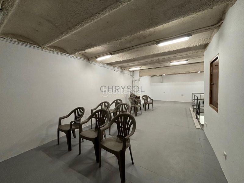 Foto dc2d4d07-7dfb-4332-b6e6-3e1018e40663. Local comercial a Sant Antoni Barcelona