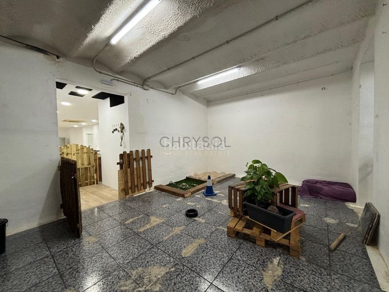 Foto f296ff1d-a531-4315-af9e-e01ab51bb5b3. Local comercial a Sant Antoni Barcelona