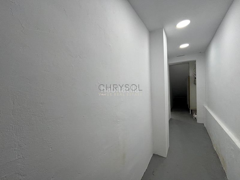Foto fa505960-4568-4e72-a2e7-43aeffac95ea. Local comercial a Sant Antoni Barcelona