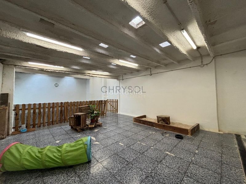 Foto fccbed55-c495-4a53-b50a-17d40d4a11b1. Local comercial a Sant Antoni Barcelona
