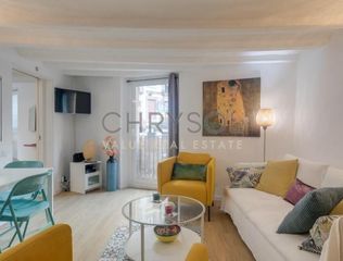 Flat  Còdols. Piso en venta reformado en el casco antiguo de barcelona.
