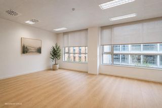 Miete Büro  Carrer de veneçuela. Oficina en alquiler en el 22.