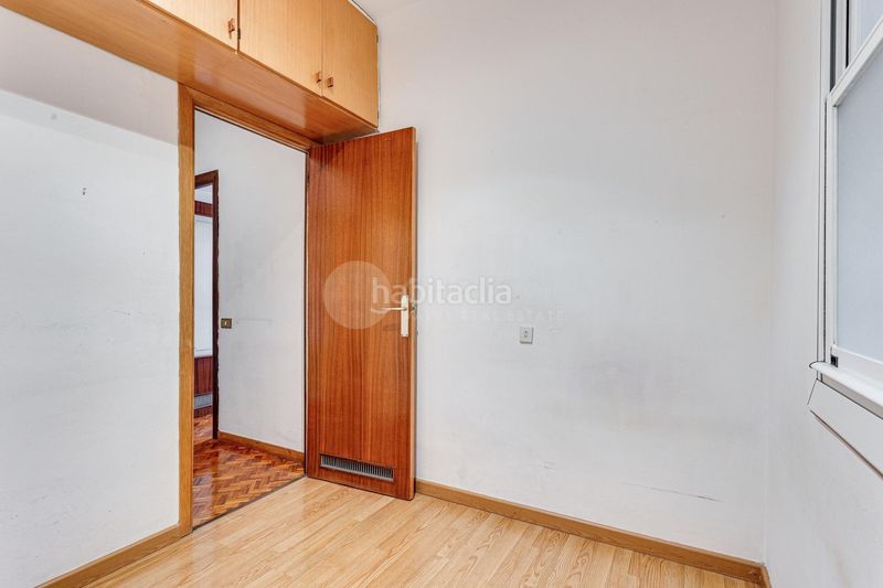 Foto 44c3bee7-a93d-468e-a167-1594110ff469. Pis a Sagrada Família Barcelona