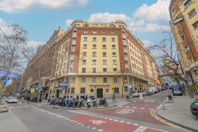 Foto 4799d102-e19f-4378-97bc-04885546d7ec. Àtic a Font de la Guatlla Barcelona