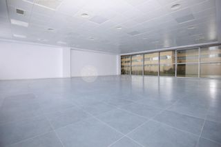 Büro  Avenida avinguda corts catalanes. Oficina en venta en el complejo empresarial trade center de sant