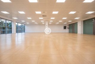 Büro  Avenida avinguda corts catalanes. Oficina en venta en el complejo empresarial trade center de sant