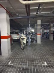 Lloguer Aparcament cotxe  Calle de la indústria. Parking en alquiler doble.