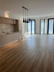 Zweistöckige Wohnung  Carrer de nàpols. Dúplex de 145 m2 útiles en la calle nàpols