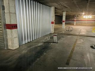 Aparcament cotxe a Muga - Gran Reserva - Badia. Plaza de aparcamiento subterráneo