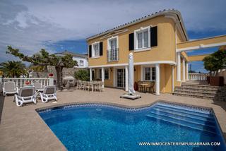 Xalet a Francol - Freser - Noguera. Chalet reformado con amarre de 13,20 metros, y, 4 dormitorios