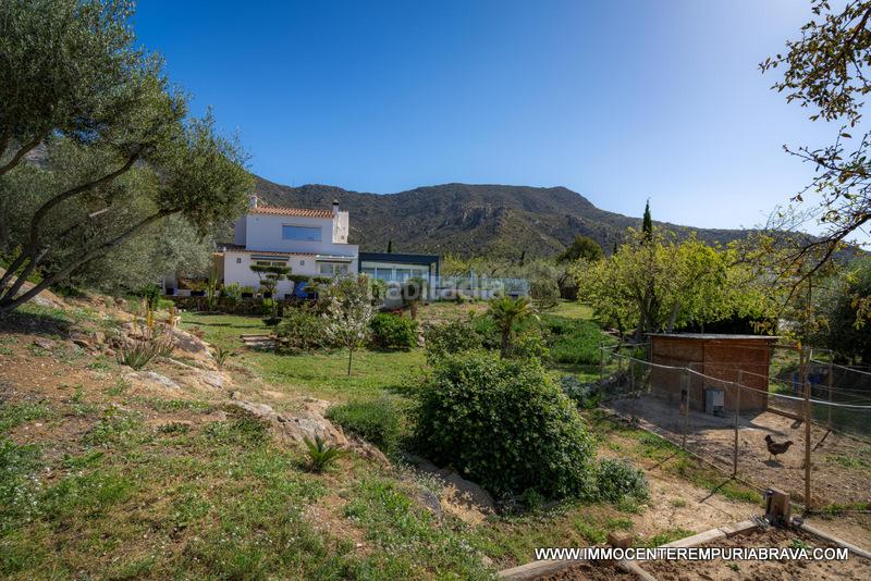 Foto 12be8259-d477-4950-a99d-159054ef4081. Chalet magnífica villa reformada rodeada de naturaleza en Palau-saverdera