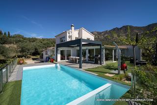 Chalet in Palau-saverdera. Magnífica villa reformada rodeada de naturaleza