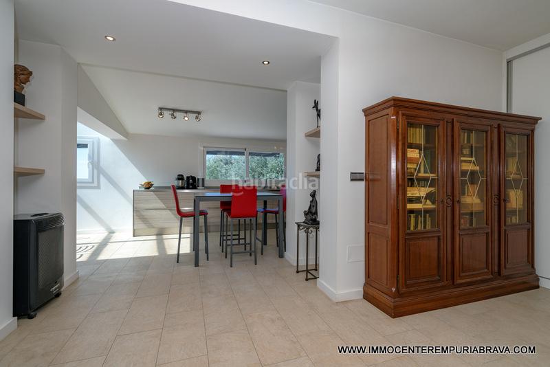 Foto b8812f43-8739-4fd7-a6d5-00300fbb3699. Chalet magnífica villa reformada rodeada de naturaleza en Palau-saverdera