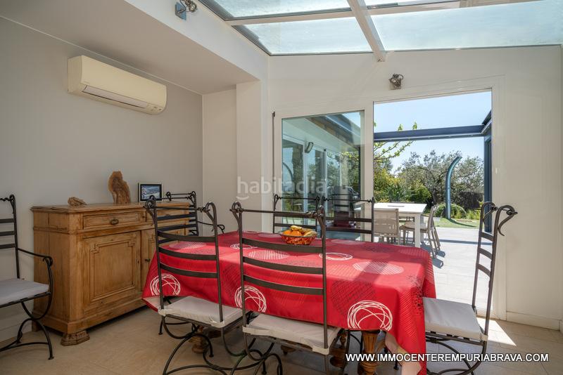 Foto bfda29d4-b51f-49e4-8371-f4f5a9a07db2. Chalet magnífica villa reformada rodeada de naturaleza en Palau-saverdera