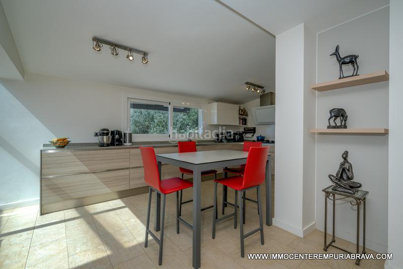 Foto e171f929-22d9-4c44-892e-ff94a5352776. Chalet magnífica villa reformada rodeada de naturaleza en Palau-saverdera