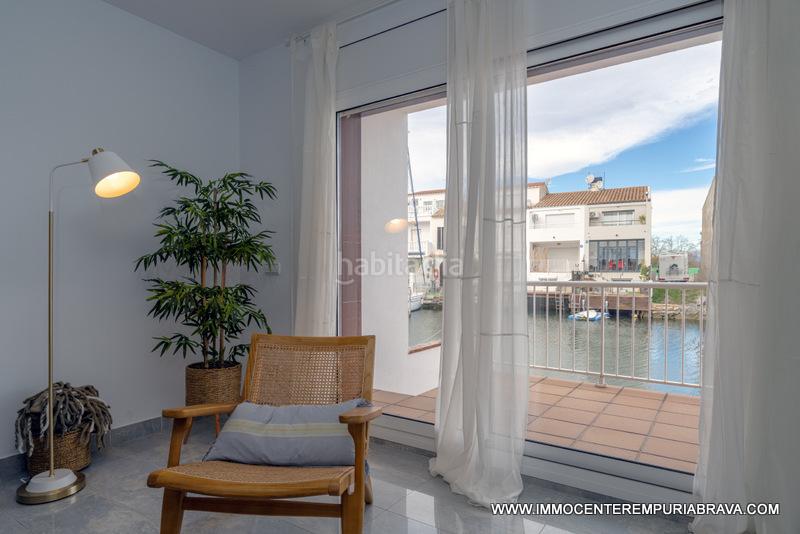 Foto 010cf1b6-bdfb-4830-bed1-480a107df350. Chalet la casa del pescador antes de los puentes en Empuriabrava