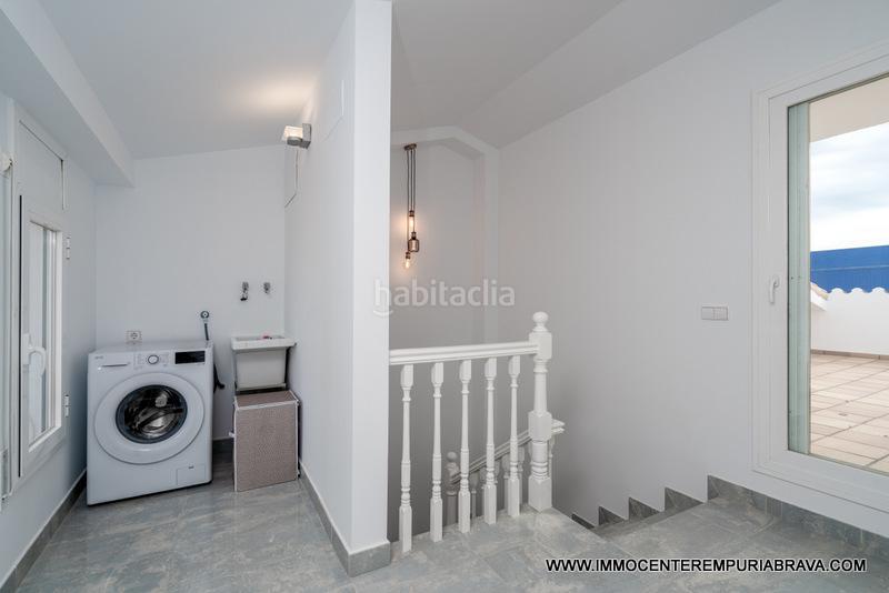 Foto 5e736f9a-5674-405d-bcb0-38acff914ded. Chalet la casa del pescador antes de los puentes en Empuriabrava