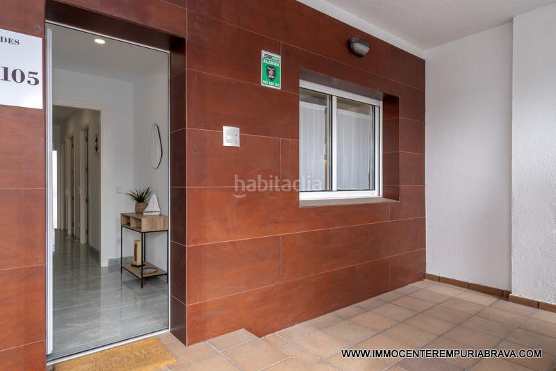 Foto ae112de2-2b5f-4704-bcb2-b4de558fa57c. Chalet la casa del pescador antes de los puentes en Empuriabrava
