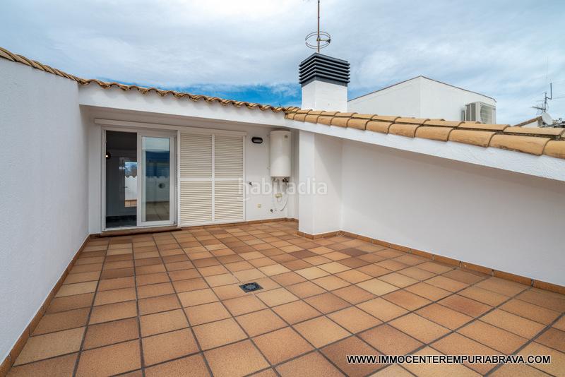 Foto b387851a-b602-4c4e-9ece-b99703abdfa9. Chalet la casa del pescador antes de los puentes en Empuriabrava