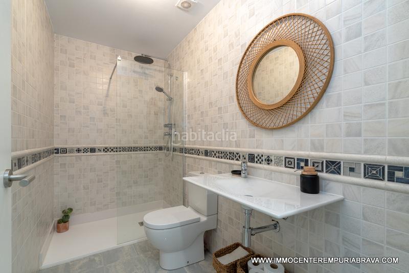 Foto ef605f26-f277-4b47-910d-c60630864a7d. Chalet la casa del pescador antes de los puentes en Empuriabrava