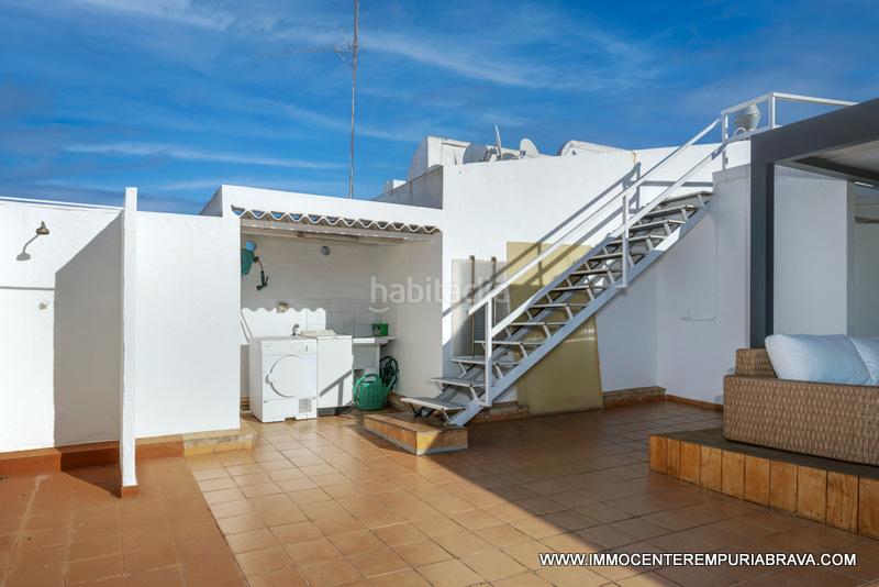 Foto 3f76df74-367f-4c23-ab8f-80be81dcb078. Ático magnífico apartamento con terraza muy amplia en Empuriabrava