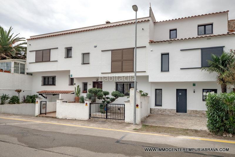 Foto 1b4c9ee3-9cf2-4551-9585-e28cba96561c. Chalet casa de lujo con 20 metros de amarre antes de los puentes en Empuriabrava