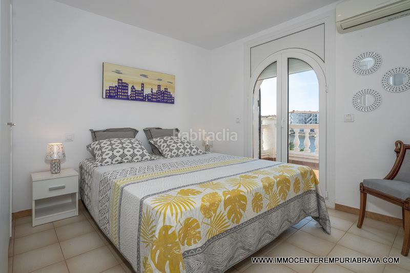 Foto 5a853f71-6af9-4225-ae64-2e45af08bc2e. Chalet magnífica villa con amarre de 12 metros en Empuriabrava