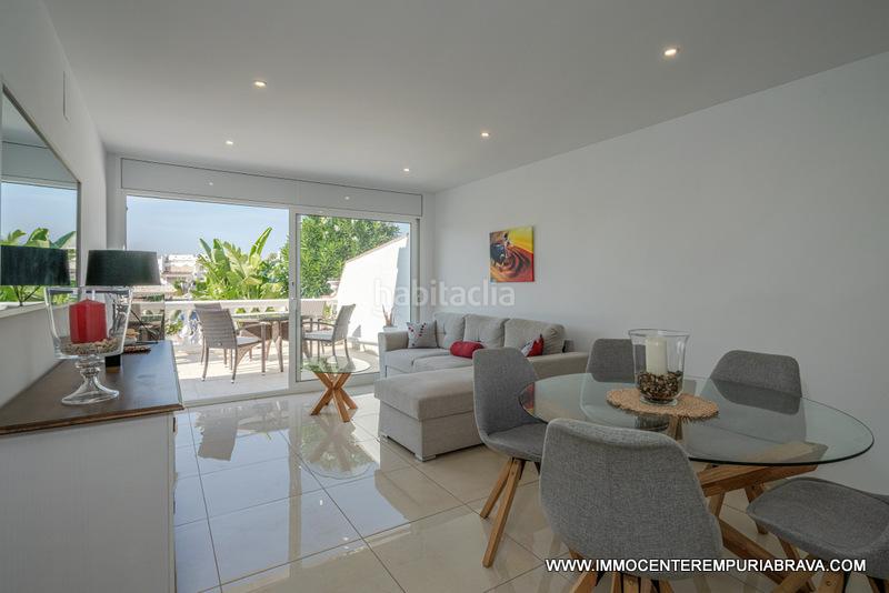 Foto f8692df1-708c-4b37-838b-7f25df863aa2. Chalet magnífica villa con amarre de 12 metros en Empuriabrava