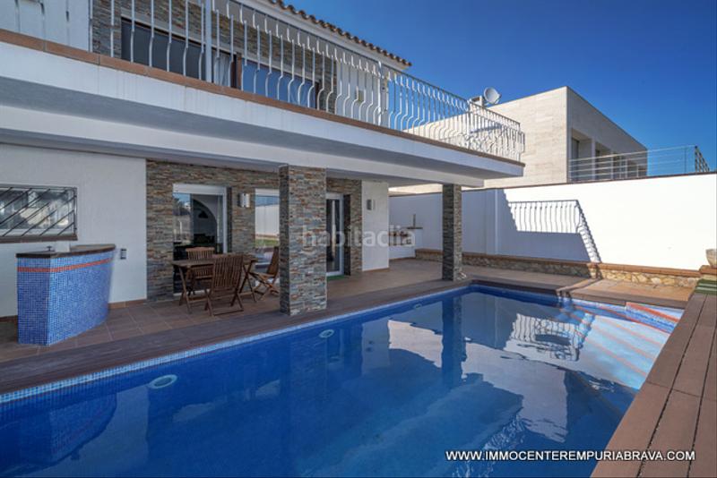 Foto 0ab1978a-ab24-4150-b914-91ac954d61ae. Chalet avec parking piscine dans Tordera - Fluvià - Llobregat Empuriabrava