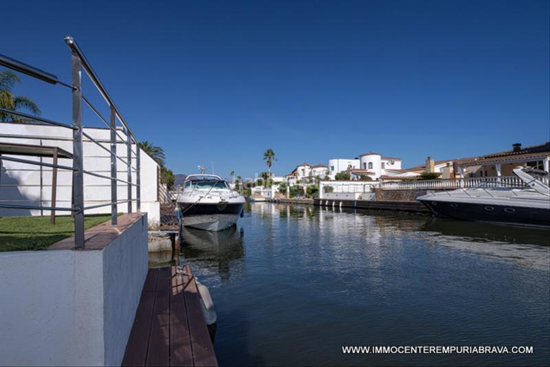 Foto 52980a7f-7683-49d9-a4e2-c5b223b5aeab. Chalet avec parking piscine dans Tordera - Fluvià - Llobregat Empuriabrava