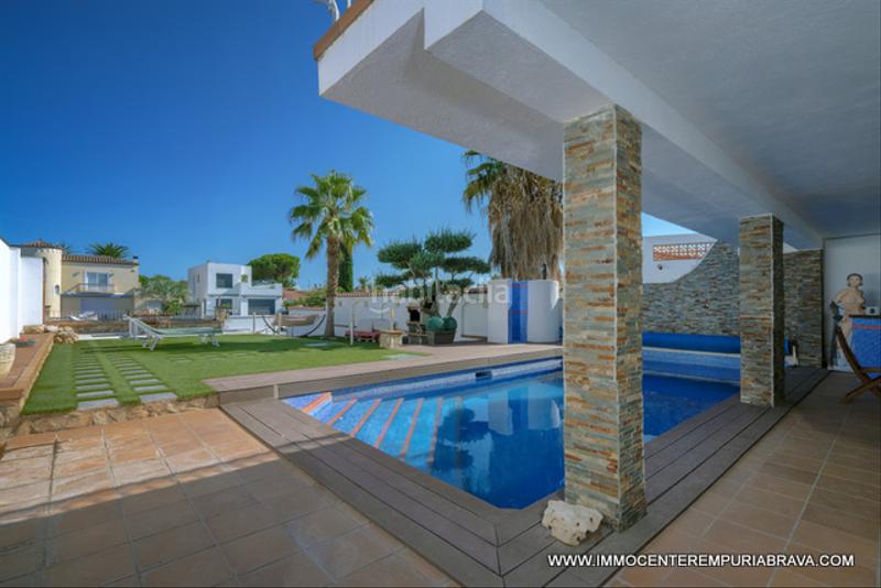 Foto a10103fe-9646-4d5a-8467-fe49b85975ac. Chalet avec parking piscine dans Tordera - Fluvià - Llobregat Empuriabrava