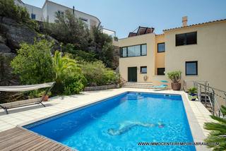Xalet a Els Grecs-Mas Oliva. Villa con servicios de lujo e impresionantes vistas a la bahía d