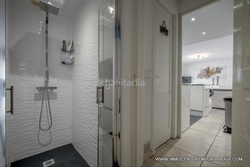 Foto 658012c5-4229-4603-9521-a6a063f7b5a3. Chalet encantadora casa de una sola planta orientada al suroeste al amplio canal en Empuriabrava