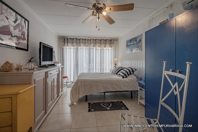 Foto 7cd745c0-1306-4e60-9d41-f1ff5a672e23. Chalet encantadora casa de una sola planta orientada al suroeste al amplio canal en Empuriabrava