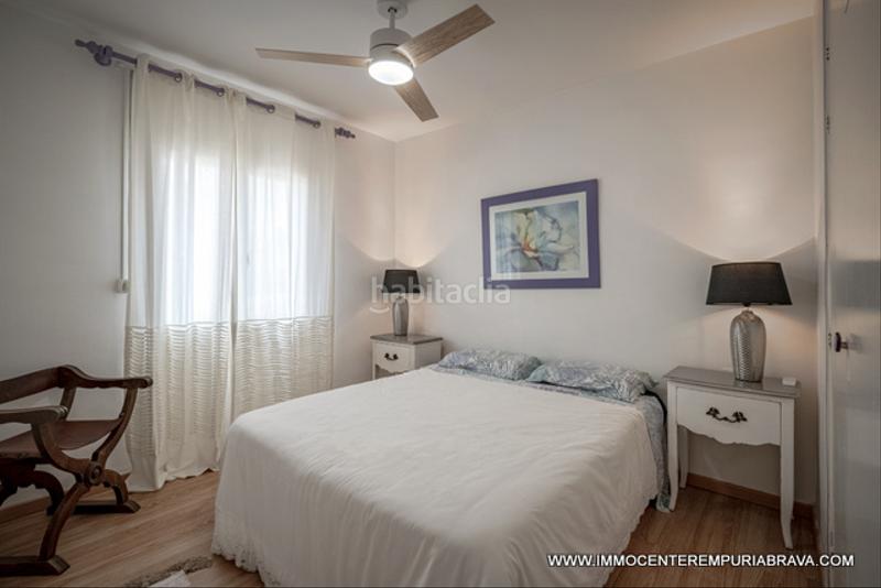 Foto 9b278348-26d2-43f2-8c8a-0c40aed423e6. Chalet encantadora casa de una sola planta orientada al suroeste al amplio canal en Empuriabrava