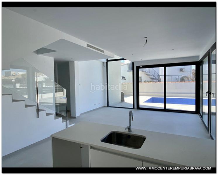 Foto 1fa6187d-ca58-4157-9784-e83222004be0. Chalet nueva construcción de lujo a pocos pasos de la playa en Empuriabrava