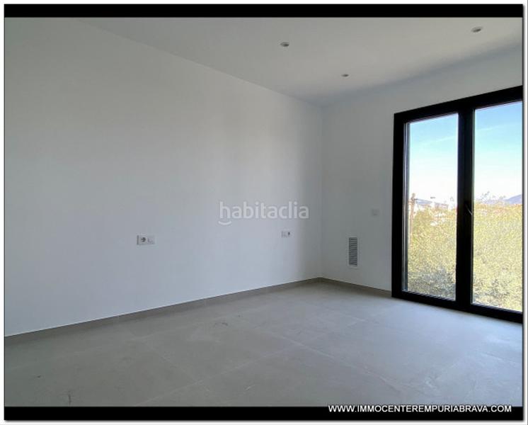 Foto 206289be-3d2a-4eb7-ab1b-8725b19891f9. Chalet nueva construcción de lujo a pocos pasos de la playa en Empuriabrava